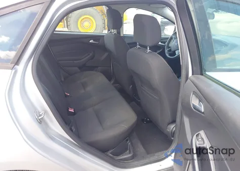 2015 Ford Focus Se z USA, uszkodzony, nr VIN 1FADP3F26FL325448